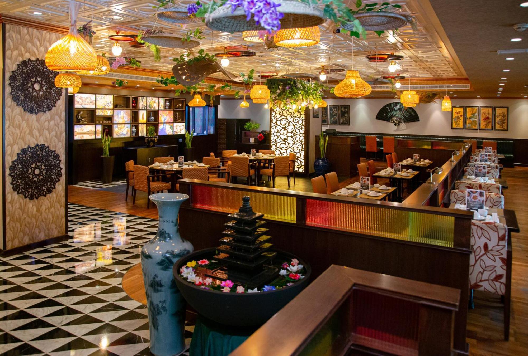 Park Regis Kris Kin Hotel Dubái Exterior foto Interior of a typical Thai restaurant