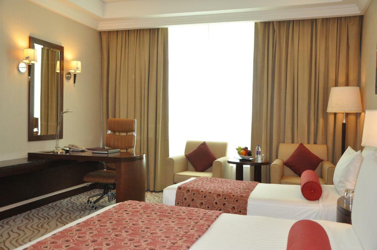 Park Regis Kris Kin Hotel Dubái Exterior foto A room at the hotel